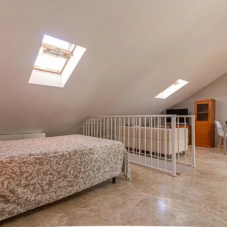 Apartment 797 Rentals- Duplex 7 En La Carihuela A 1 Min De La Playa *